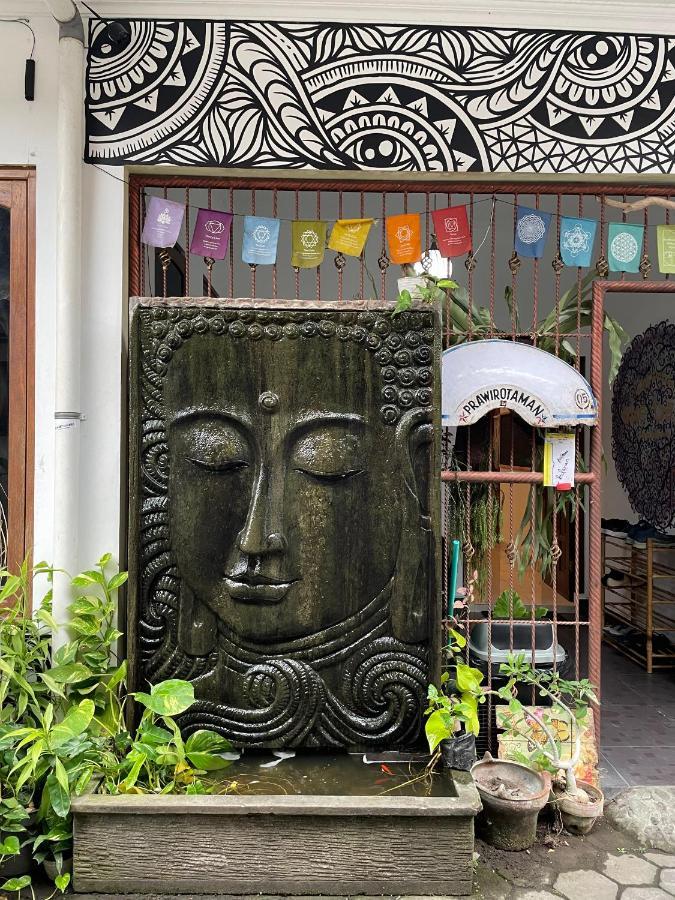 Gorga Hostel Yogyakarta Exteriör bild